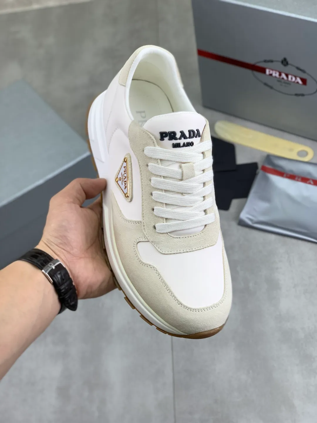 Men's shoes 💰P580💰 [New style] High version official website popular models are on the market, 🆘 The trendy brand (Prada) mainly promotes popular models, avant-garde and versatile fashionable men's shoes private version mold opening, cowhide surface splicing 1:1 replica... Fashion is simple, original imported cowhide and lining cowhide feet; the atmosphere and personality are more fashionable, eye-catching and pursuing class. It will subvert the old idea and be with you to spend time with you. A must-have for fashionistas! Must keep for yourself ! High-end comfort, high-end quality workmanship. Size: 38-45; multiple colors available.
